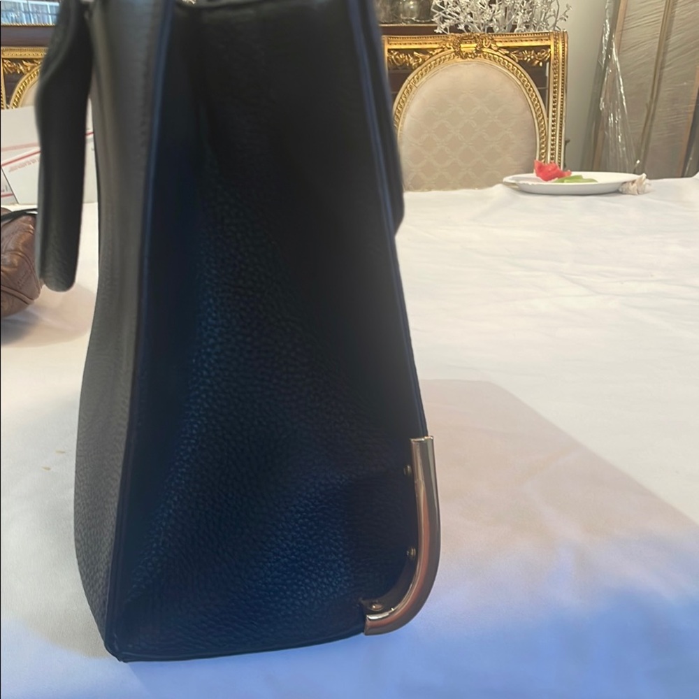 Elegant Black Leather Handbag